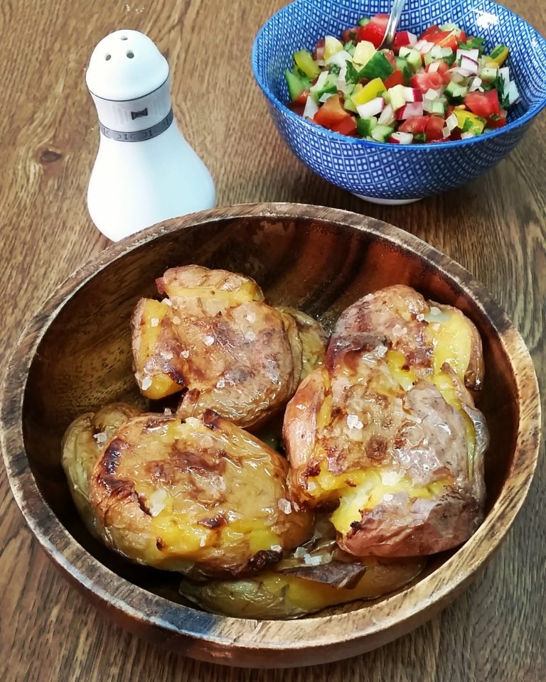Запеченая давленная картошка